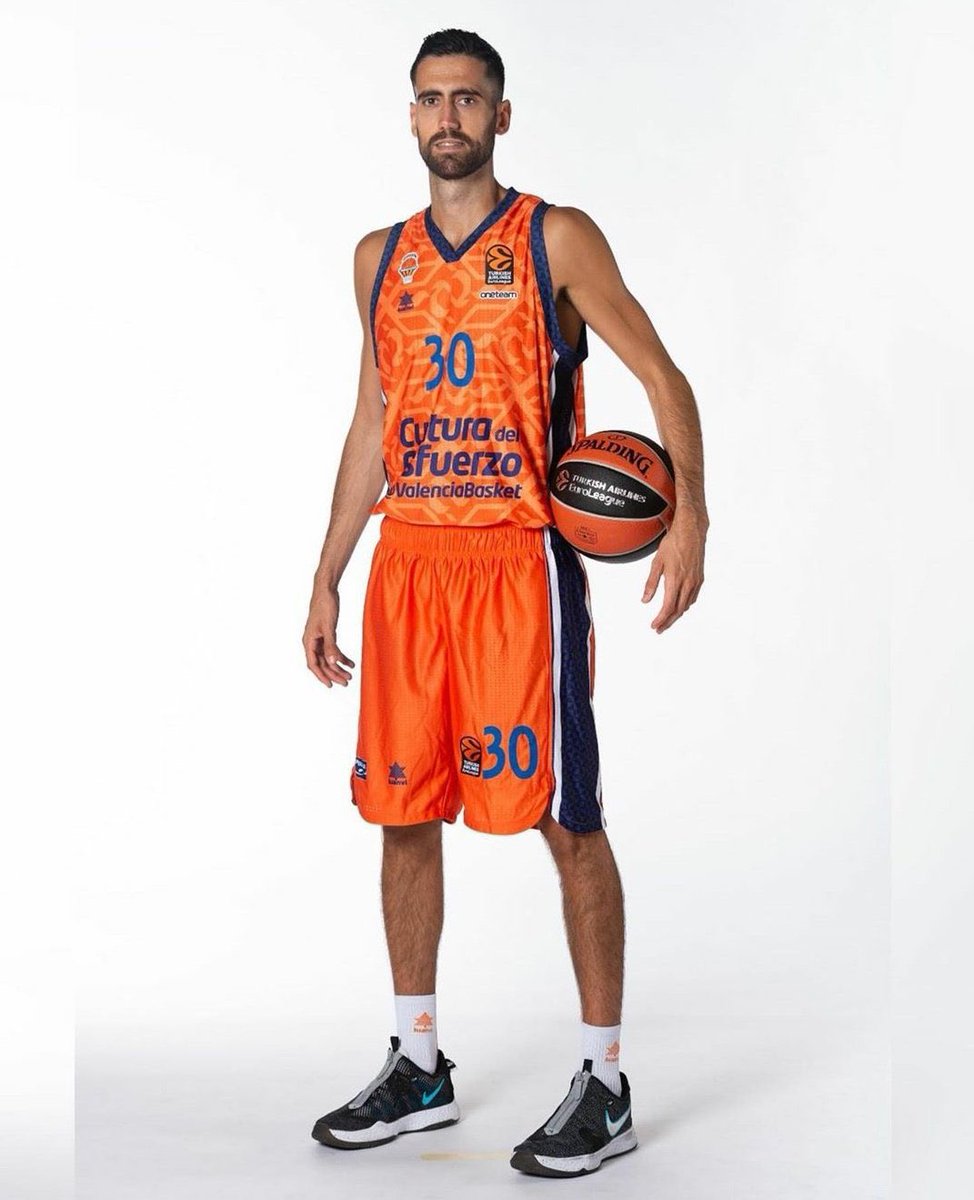 Con el de hoy, 300 partidos de @jsastre15 en la <a href="/ACBCOM/">Liga Endesa</a> !!!
Keep talking...🏀🏀!!