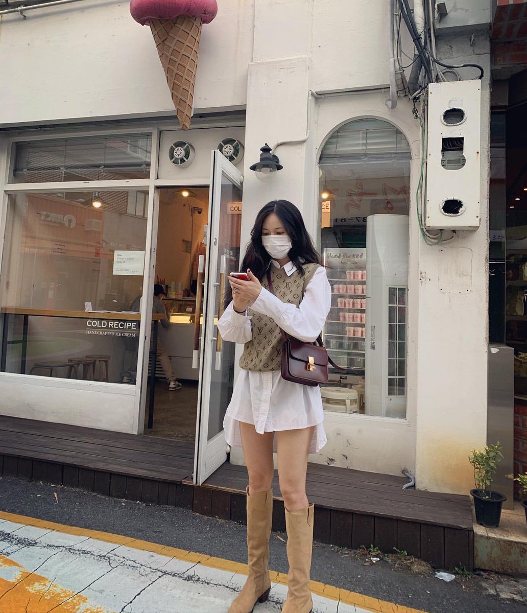 HyunA pics🍒 tweet media