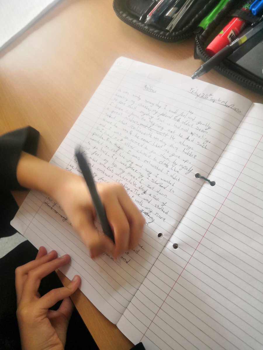 missedwardsHOY's tweet photo. So proud of what was produced in DEAW this morning... 📖✍️  @MissBRVHS @RVHSTL @RodingValleyHS https://t.co/KL8RjncV5V