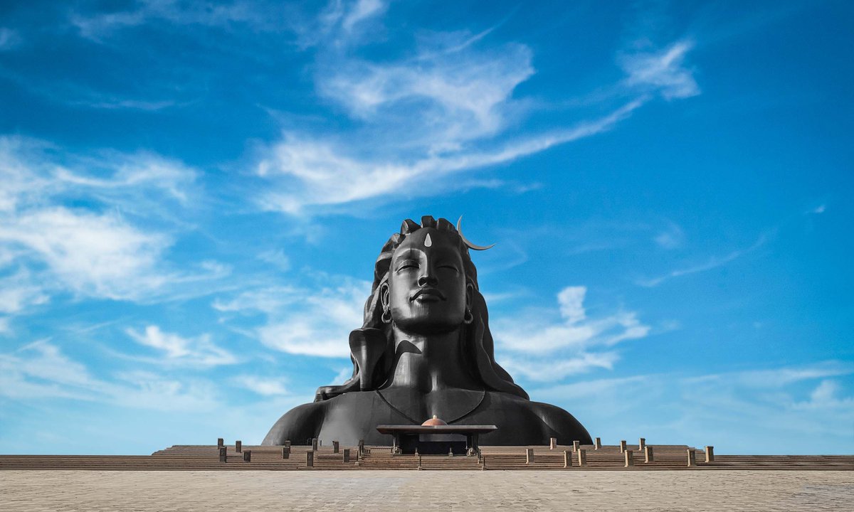 wanderlustmag's tweet photo. The Adiyogi Statue overlooks the Velliangiri range. With eyes closed and hair swept back in the breeze, his presence is both awe-inspiring and calming.
It’s little wonder that people come from all over the world to practise yoga here. > https://t.co/FRJO5hvBoQ
#wlii #ad https://t.co/OxqHOIjhQ0