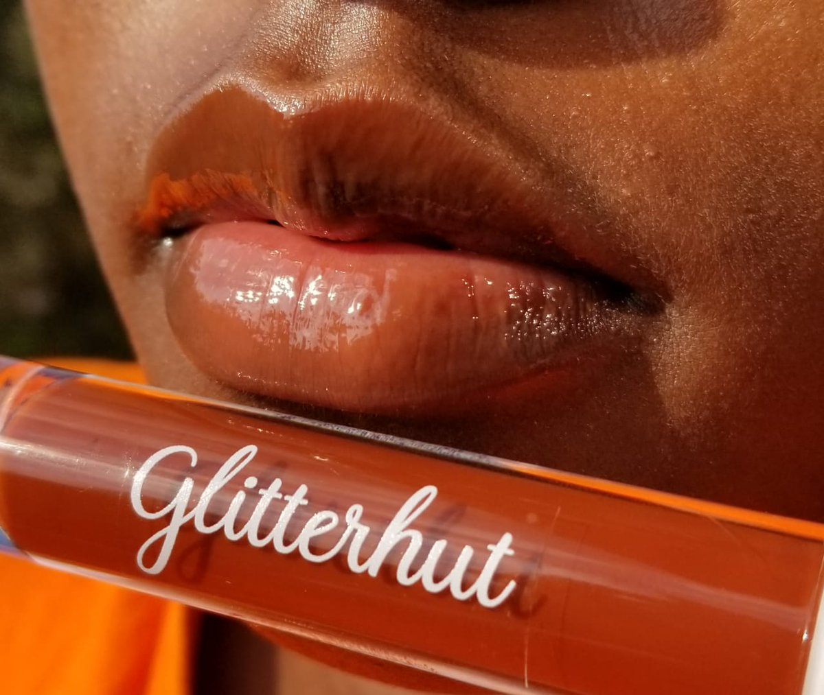 DelSavy's tweet photo. She recently started her gloss line and I'd love to plug all my girls on here. Glitterhut clear and nude glosses@600bob😊 https://t.co/WiIUZNYlLE
