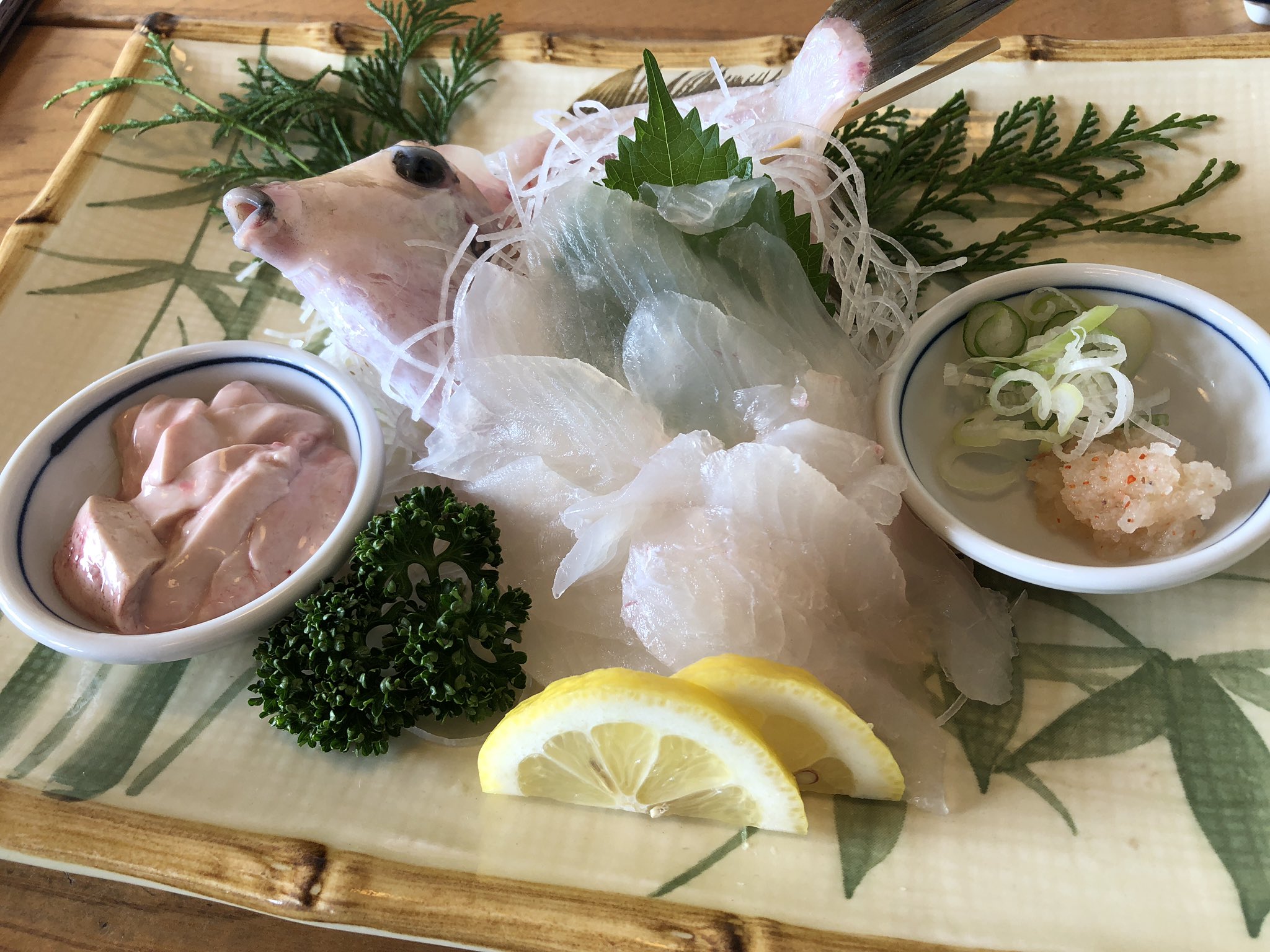 渥美拓馬 肝醤油で食べるカワハギの刺身が世界一旨い ホントに旨い T Co I5q1dr0qx0 Twitter 渥美拓馬 肝醤油で食べるカワハギの刺身が世界一旨い ホントに旨い T Co I5q1dr0qx0 Twitter