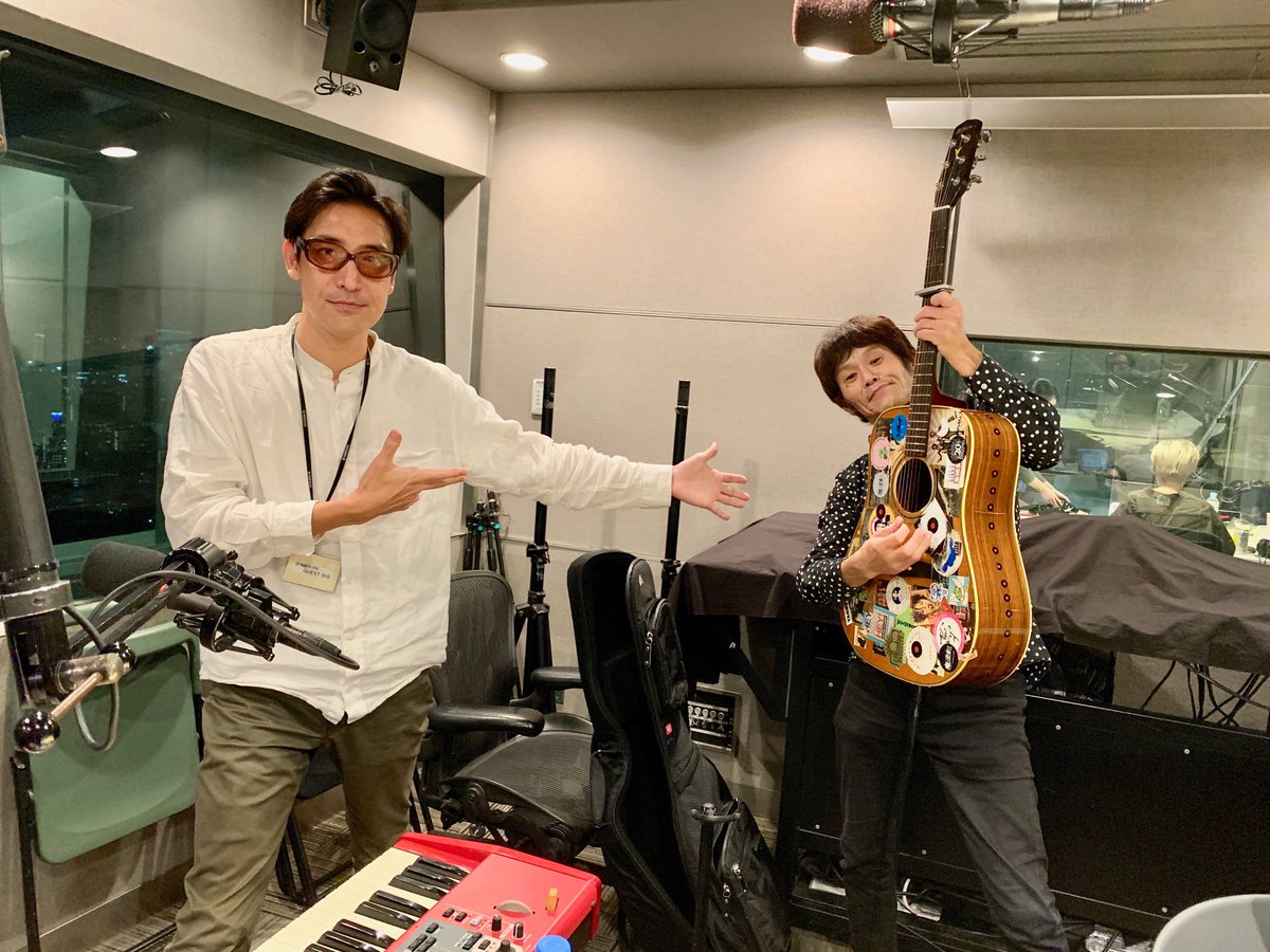 jwavegoldrush's tweet photo. 最終回のJ-WAVE GOLD RUSH！

ラストはワタナベイビーさんが登場！

ホフディランのお二人が
「スマイル」「恋はいつも幻のように」
名曲2曲をスタジオ生演奏頂きました！

 #GR813 #jwave https://t.co/0BFamoaEH2