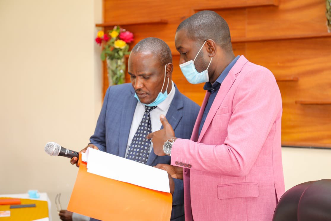 RailaOdinga's tweet photo. In the months ahead, we are going into a confrontation with the beneficiaries of proceeds of corruption who are arraigned against our agenda for a radical socio-economic transformation, job creation and equitable distribution of prosperity. We must win that war. #ODMNEC https://t.co/DJuY5jsKIk