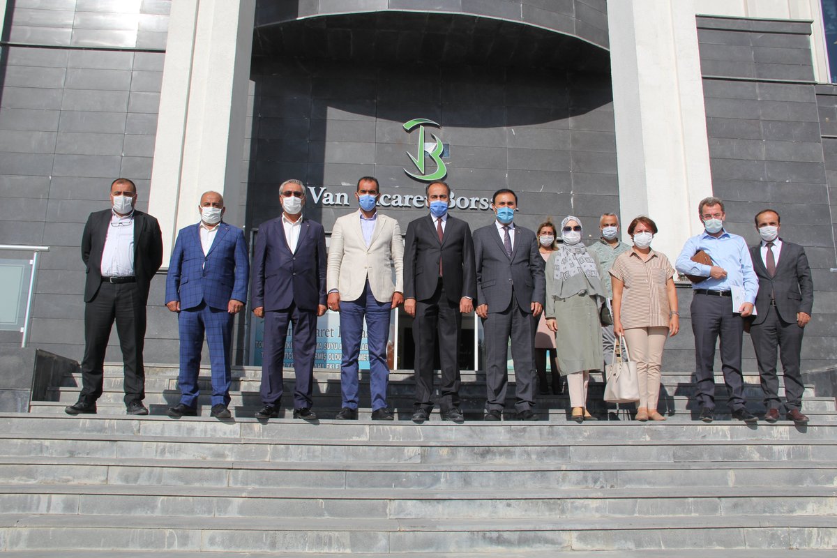 2⃣Toplantıda müşterek çalışmaların devamlılığı konusunda söz birliğine varılırken, Başkanımız <a href="/Nayifsuer/">Nayif SÜER</a> YYÜ ile ortaklaşa yapılan Bal Paketleme, Süt Toplama ve Soğutma Merkezi projelerimizin son hali hakkında kapsamlı bilgiler verdi.
<a href="/hsevli/">Hamdullah Şevli</a> 
<a href="/semdem65/">Prof. Dr. Semra Demir</a>