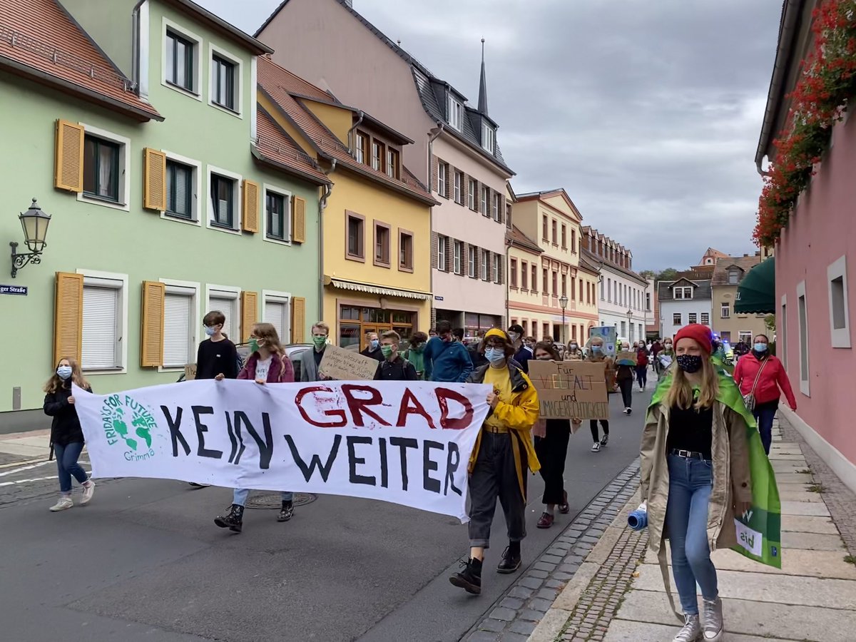 FFFGrimma's tweet photo. Wir waren heute insgesamt mit ca. 60 Menschen in #Grimma auf der Straße!🎉 Danke an alle!🌍 #KeinGradWeiter https://t.co/CJPOyd9Hfx