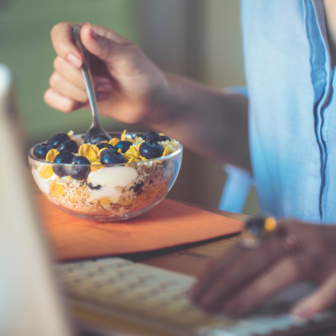 Sealy hacks for cleaner #sleep and more energy: 

Not eating breakfast or not eating the right foods for breakfast is often the cause of daytime drowsiness. Eat breakfast within 30 minutes of waking to avoid using ‘adrenaline energy’ that can cause poor sleep!