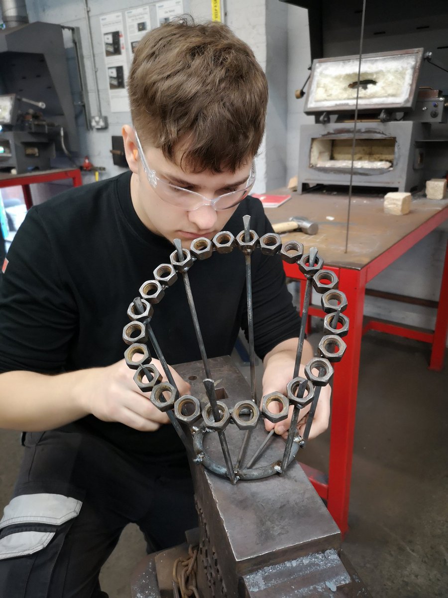 Howard3Mark's tweet image. So impressed with the creativity of the L3 Blacksmiths @Brinsbury #Creative #blacksmithing #forge #handmade #artistic #blacksmith