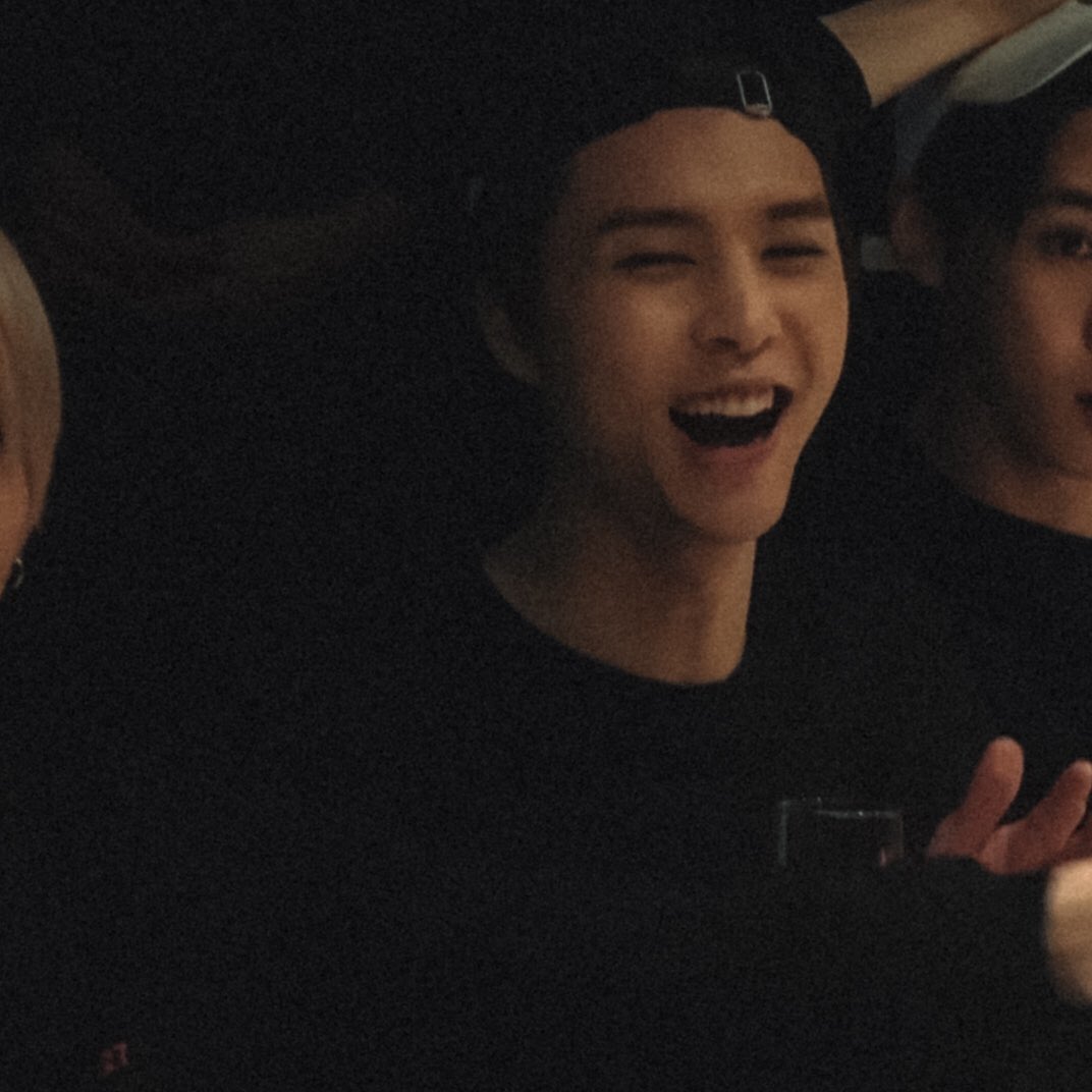 adorejbear's tweet photo. 𝘸𝘰𝘰𝘩𝘰𝘰! 𝘪𝘵’𝘴 𝘧𝘳𝘪𝘥𝘢𝘺! 🍻 https://t.co/R1sMYuQxC7