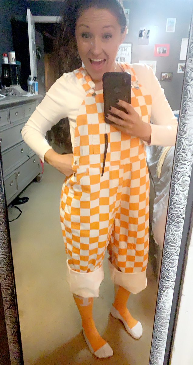 checkerboardBB's tweet photo. #checkerboardbaby #orangeandwhite #ALLVOL #GBO #rockytop #rockyo’clock #homesweethometome #wildasamink #crazyVOLlady #poweredbytheT #GOTORANGE? The day before game day baby !!! @VolNetwork @Vol_Football https://t.co/cykmSIpLrY