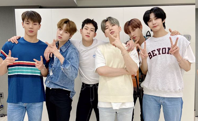 thetogetherband's tweet photo. Can't wait to see what @OfficialMonstaX will share as part of their new Visit Cultural Heritage Campaign - Korea has such an amazing history and such a vibrant present, we can't wait see this country through the eyes of our ambassadors! #Monbebe #MonstaX #Korea #AmbassadorUpdate https://t.co/vl74New0Jw