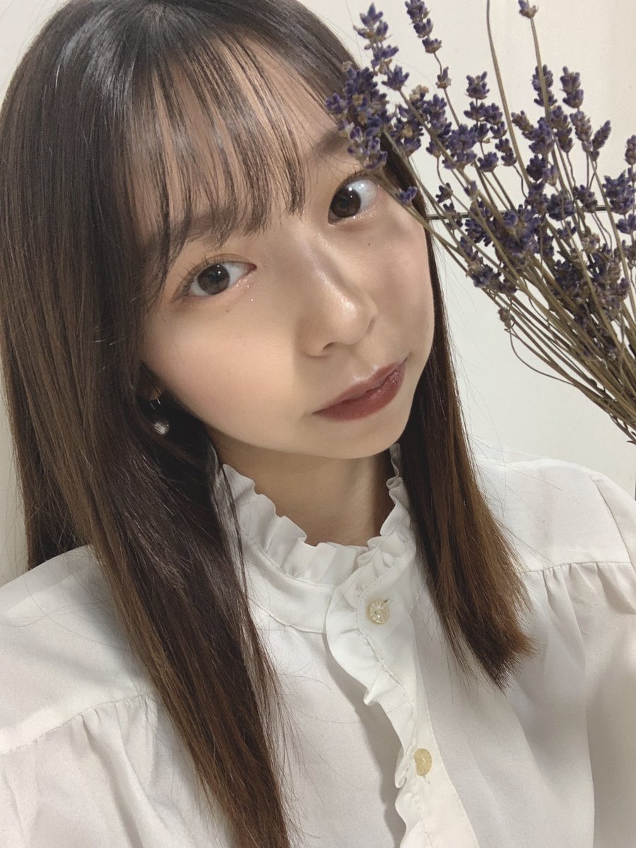 miss20seikei_3's tweet photo. 2回目のフェイシャルエステ行ってから今日で1週間!
リンパデトックスマッサージをしていただいたんだけど、本当に友達や姉から「顔ちっちゃくなった?!」って施術後に言われた✨嬉しい😭
皆さんもぜひ✨
#clair_shibuya #clair #clairbeauty #bitsu_press #美通プレス #フェイシャル #ミスコン https://t.co/K9UCCrXYZt