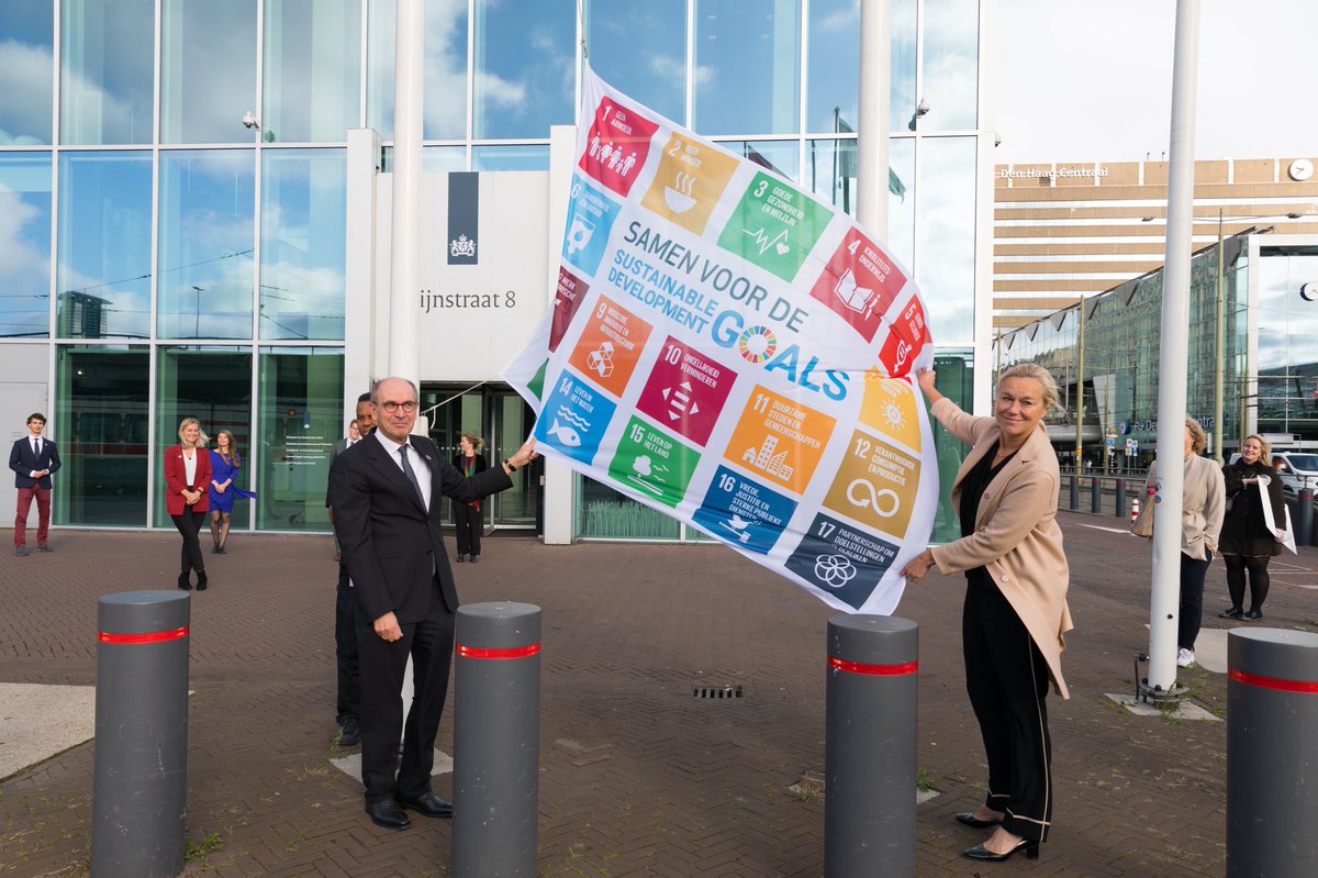 Today we mark the 5 year anniversary of the #SDGs. A universal roadmap. Important for all countries and citizens! We hoist the SDG flag to raise awareness throughout the Kingdom of the Netherlands, our missions abroad #togetherfortheSDGs
