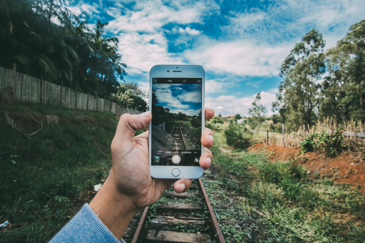 BeeMyPhone's tweet photo. Adopte Un Phone mentionné dans l'excellent article de l'association Blue Green Planet. L'article explique pourquoi le plastique des smartphones ne peut pas encore être correctement recyclé, c'est passionnant !!! https://t.co/3zFtnJwxO1   #smartphone #recyclage #plastique https://t.co/hTgNNbboSZ