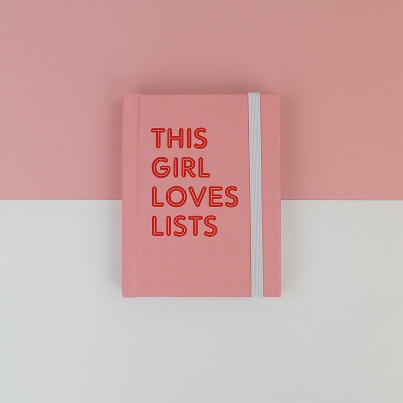 ✨ AUTUMN GIVEAWAY ✨

Want to win a hardback notebook? 😍

We appreciate you all and as a thank you, we'd like to gift one lucky person!

Rules:
✨ Follow <a href="/RobinandThorn/">Robin and Thorn</a>
✨ RT this tweet
✨ Tag a friend!

Ends Friday 9 October at 6pm. 

 bit.ly/323X0u6