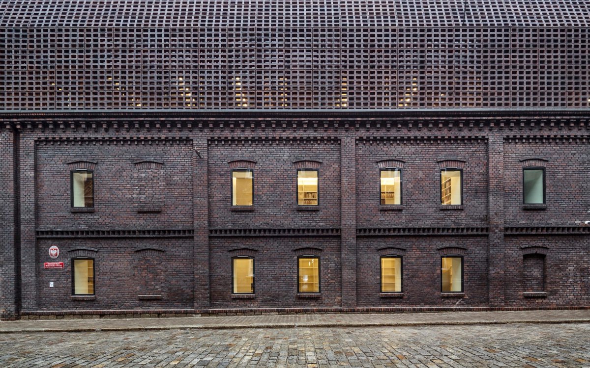 arquitect_viva's tweet photo. Premios del ladrillo
-La Escuela de Cine Kieślowski en Polonia, proyecto de BAAS arquitectura, gana el Grand Prize del Brick Award 2020
- Can Jaime I n'Isabelle en Palma, proyecto de TEd'A arquitectes, gana en la categoría de "Casas"
https://t.co/M2JfzwODlC https://t.co/4R0cNJHnSK