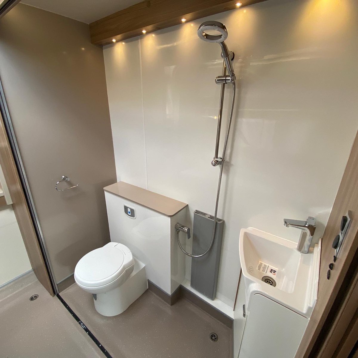 Coachbuilt tweet media