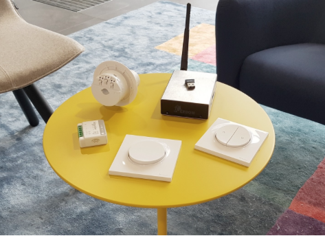 domoticadavinci's tweet photo. Ya disponible en España la sorprendente gama de dispositivos Odace SFSP de Schneider Electric. Con interruptores de pared sin pilas ni alimentación! y compatibles con #jeedom
#ODACE #SCHNEIDERELECTRIC #DOMOTICA #smarthome
https://t.co/mvugD3Lhe6 https://t.co/1VyYqB0h3Y