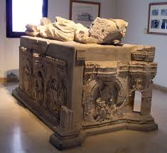 AHPatrimonioH's tweet photo. Un nuevo fragmento del sepulcro del arzobispo Alonso  Carrillo de Acuña ha sido recuperado por la Diócesis de Alcalá de Henares. En breve será incorporado al sepulcro.
Foto 1: Obispado de Alcalá.
@AytoAlcalaH @PatrimonioCM @CulturaCMadrid  @GrupoCPHE https://t.co/UJS6er3pLV