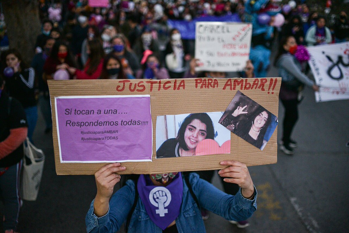 Radio_Romantica's tweet photo. #Hoy
#CASOAMBAR Este viernes formalizarían a la madre de Ámbar, que fue detenida ayer.
https://t.co/kOW2MR95Ln https://t.co/Ev3DxCuIR7