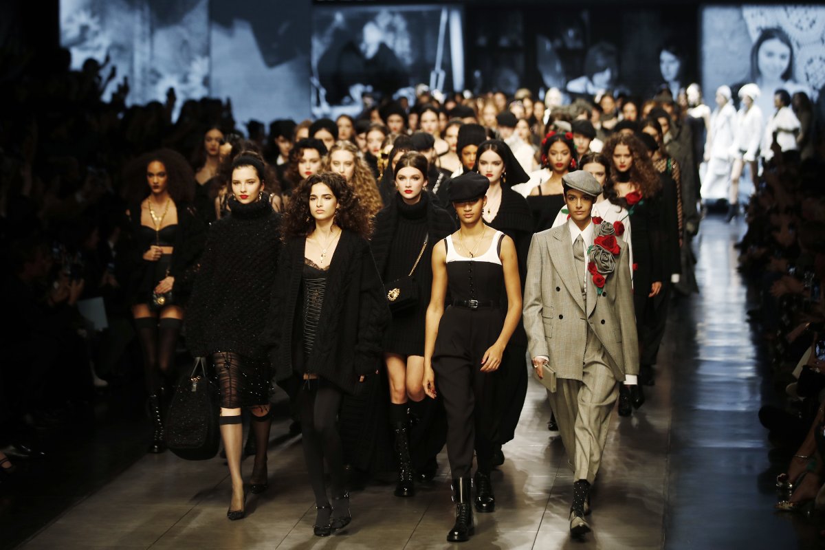 #MaryPopLive sabato 9.35 <a href="/mt_lamberti/">MariaTeresaLamberti</a> e Sandro Fioravanti: #Moda e #Tendenze @cameramoda #MFW, #EastMarket #Vintage. #Cicloturismo, #BAM <a href="/dinolanzaretti/">Dino</a>. L’#HomeFood delle #Cesarine. #Fitwalking @AIL_Onlus. Viaggi e curiosità <a href="/umbertobroccoli/">Umberto Broccoli</a> e #RadiodiBordo.