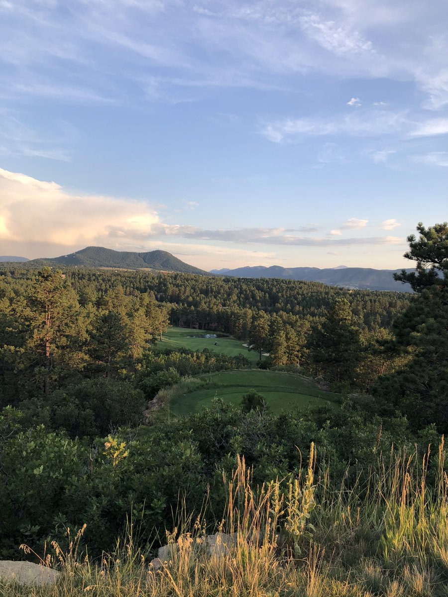patrickbraun1's tweet image. @BearDanceGolf #16 #elevatedtee #amazingview #golf #hitbombs #colorado