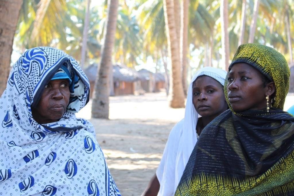 OurSeaOurLife's tweet photo. We're excited 2 announce upcoming launch of  #OurSeaOurLife's ‘Toolkit for LMMA Establishment' nxt wk! Stay tuned 2 find out more! @Darwin_Defra @europeaid @fndtn_Ensemble @ZSLAfrica @ZSLConservation @OfficialZSL #AssociaçãodoMeioAmbiente @UniLurio @cordioea @nova_fcsh @CiimarUp https://t.co/YcL7JLH4uv