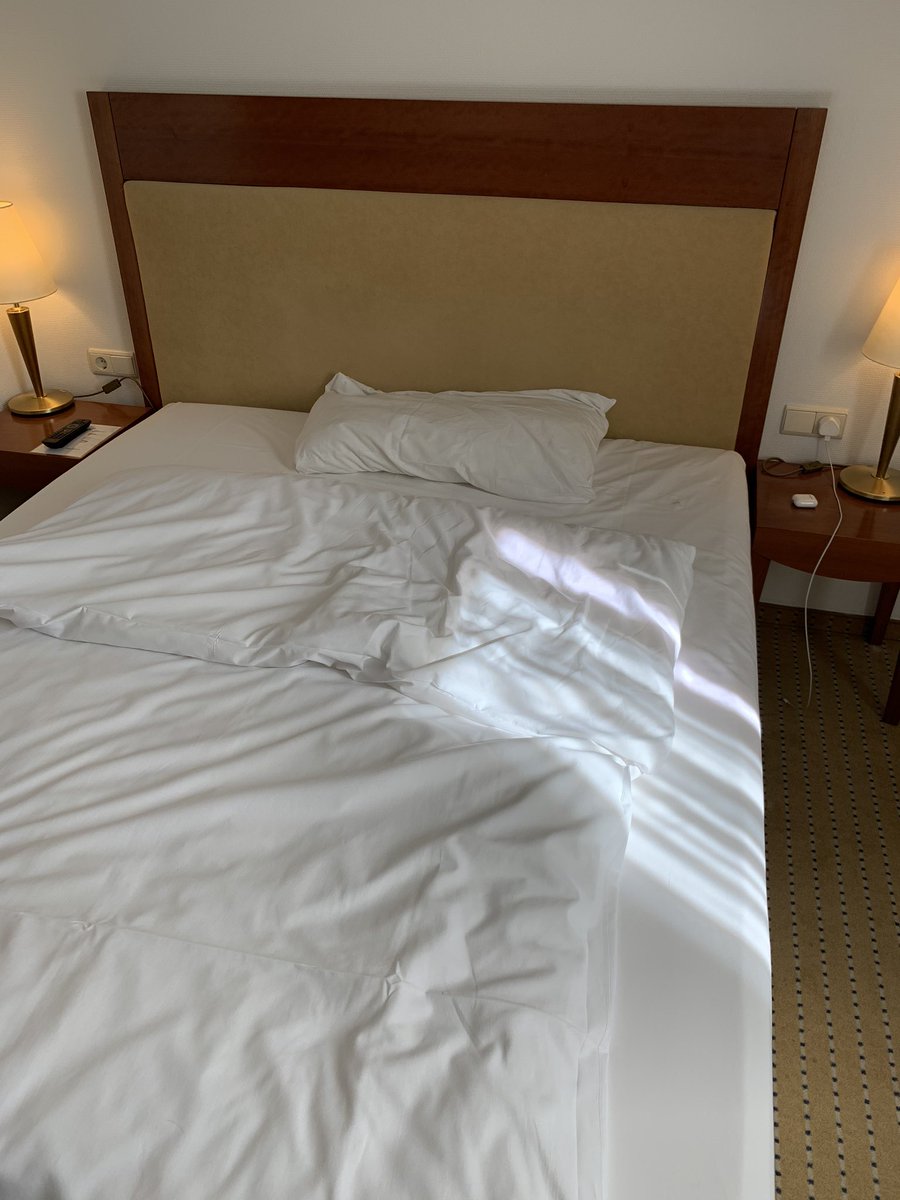 Michael Smith (@bullyboy180) on Twitter photo Genuine question. What is the point. Think my cover is ripped because that isnโt a pillow Genuine question. What is the point. Think my cover is ripped because that isnโt a pillow