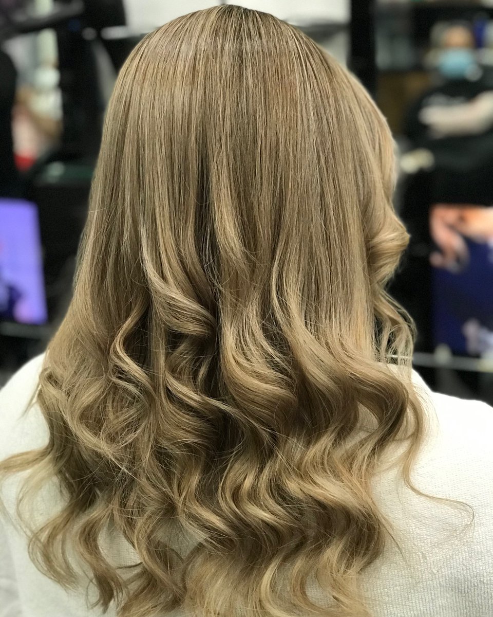 Beiabeauty's tweet photo. Movimiento en ondas suaves que se logra con el cepillo. 💚
⠀⠀⠀⠀⠀⠀⠀⠀⠀
El secado favorito de las #beias ✅ By Norka. Hoy es viernes y tu cabello si que lo sabe!
⠀⠀⠀⠀⠀⠀⠀⠀⠀
#beiaexpress® #bellezasostenible #loveyourself #wedobeauty #beautycare https://t.co/HI2ImTLX7M