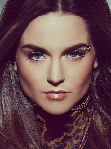 fashion5ws's tweet photo. For some women its a bold statement while some women opt for an eyebrow #piercing to enhance their look.
Earlier there were limited styles in eyebrow piercing but today you can choose from so many trends and personalized styles. Have a look👉https://t.co/sIDrRbFCm1 #piercingstyle https://t.co/8PTzLbhAD2