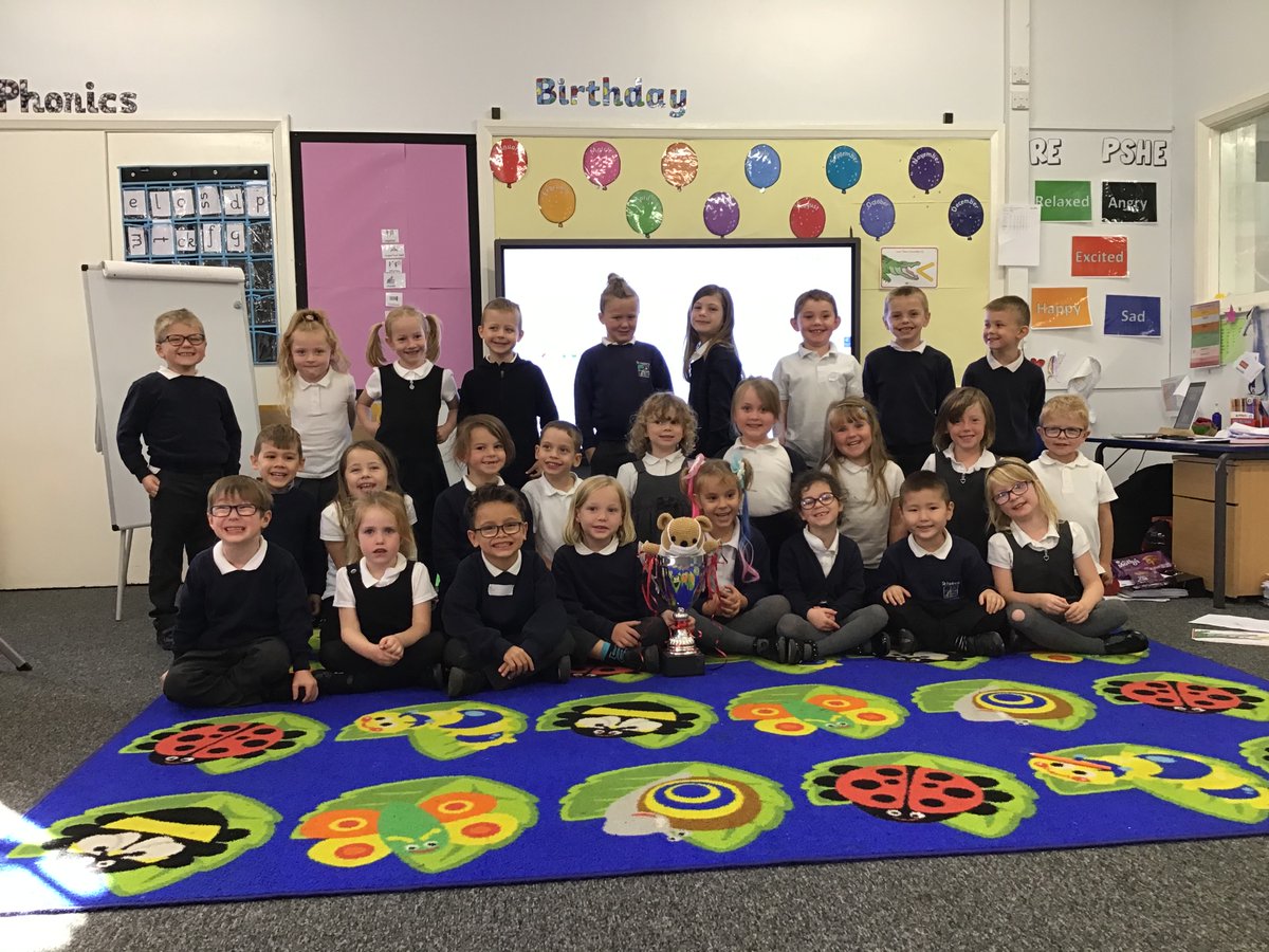 MrD_StHelens's tweet photo. A great end to the week winning the KS1 lining up award today! @Hyde_StHelens Thank you for keeping it safe for us! Well done Year 1!! @StHelensAcademy #DiscoverWhatIsPossible https://t.co/0ivkwvB40Y