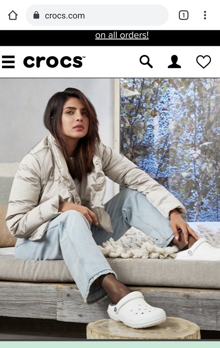 realjonahott's tweet photo. Hey...uh @Crocs...what's goin on with her ankles? https://t.co/a03N6SiAEb
