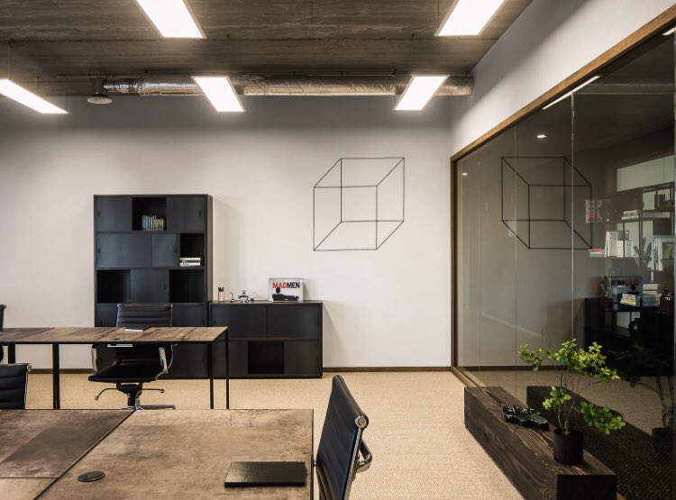 Like to work at #welkinandmeraki their workplaces can be found in #bruxelles #paris #eindhoven #tgif #collaboration #flexdesk #work #workplace #coworkers #zzp #ondernemer #werkplek #desk #specialworkplace #escapeyourhomeoffice