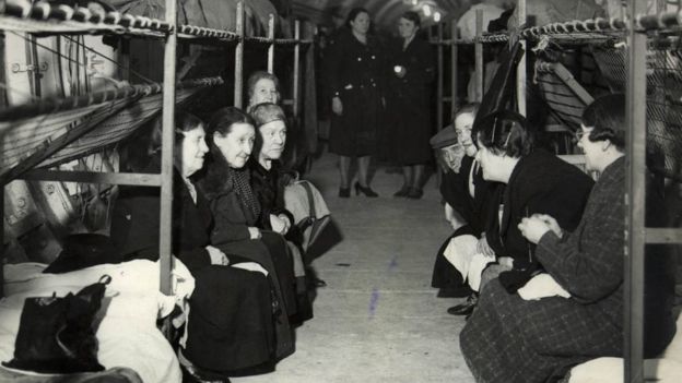 5  #NVHOW20 The Central Line extension tunnels were completed by the summer of 1939, but without rails a floor had been added to the tunnels & bunks installed. By 8 March a 'rush-breaker' had already been installed at Bethnal Green to slow people down before entering the staircase
