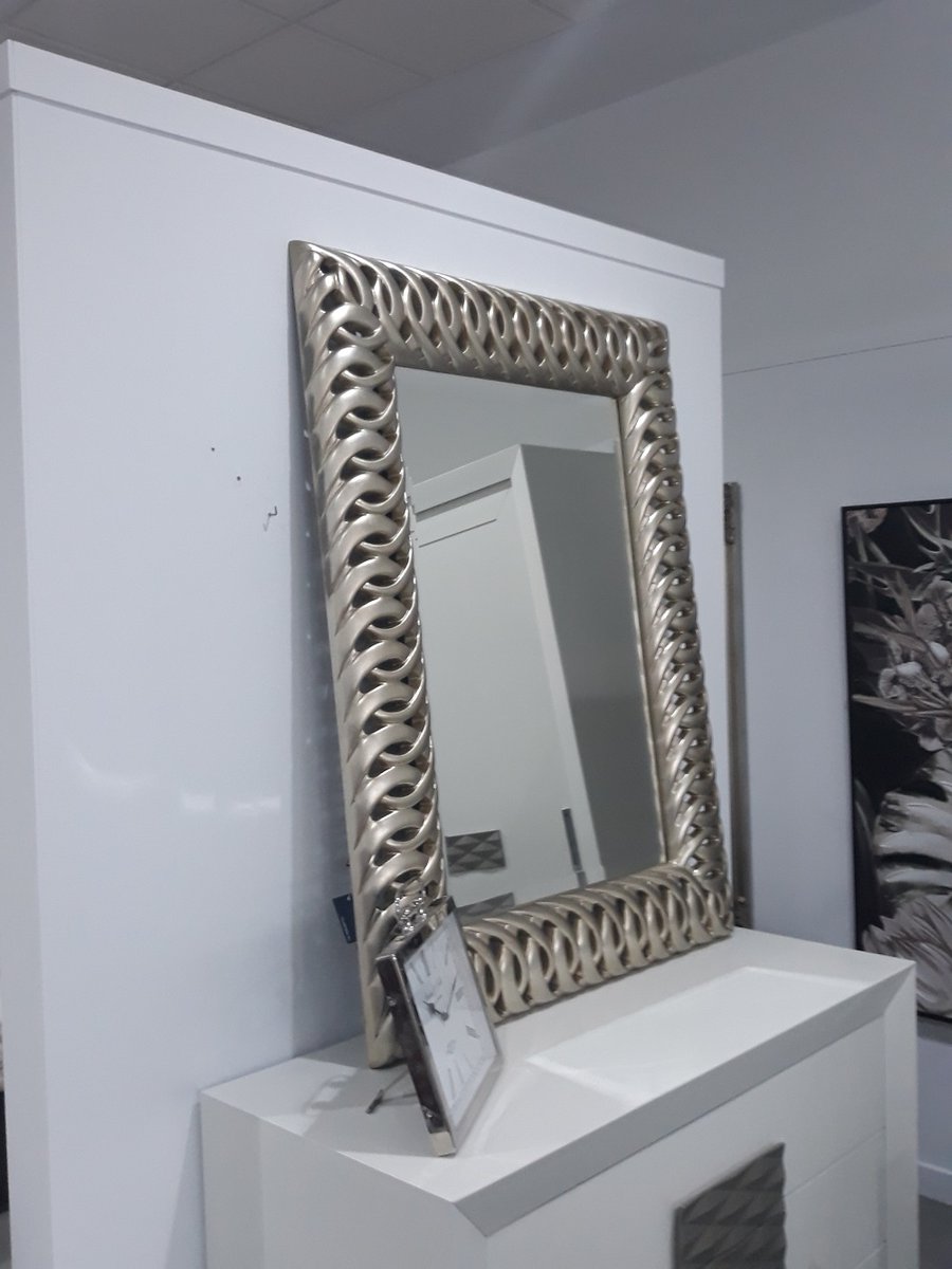 mueblesrio's tweet photo. Necesitas un espejo para tu foto selfie🤳

Ven y mira nuestros espejos en exposición en tienda 😍 https://t.co/ZNOL8NMRsd