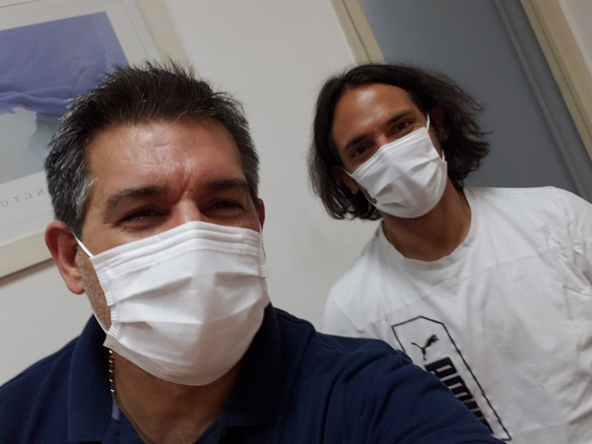 Muchas gracias  <a href="/RoqueSantaCruz/">Roque Santa Cruz</a> por la predisposicion...Idolo dentro y fuera de la cancha!! 🏆🏆🏆