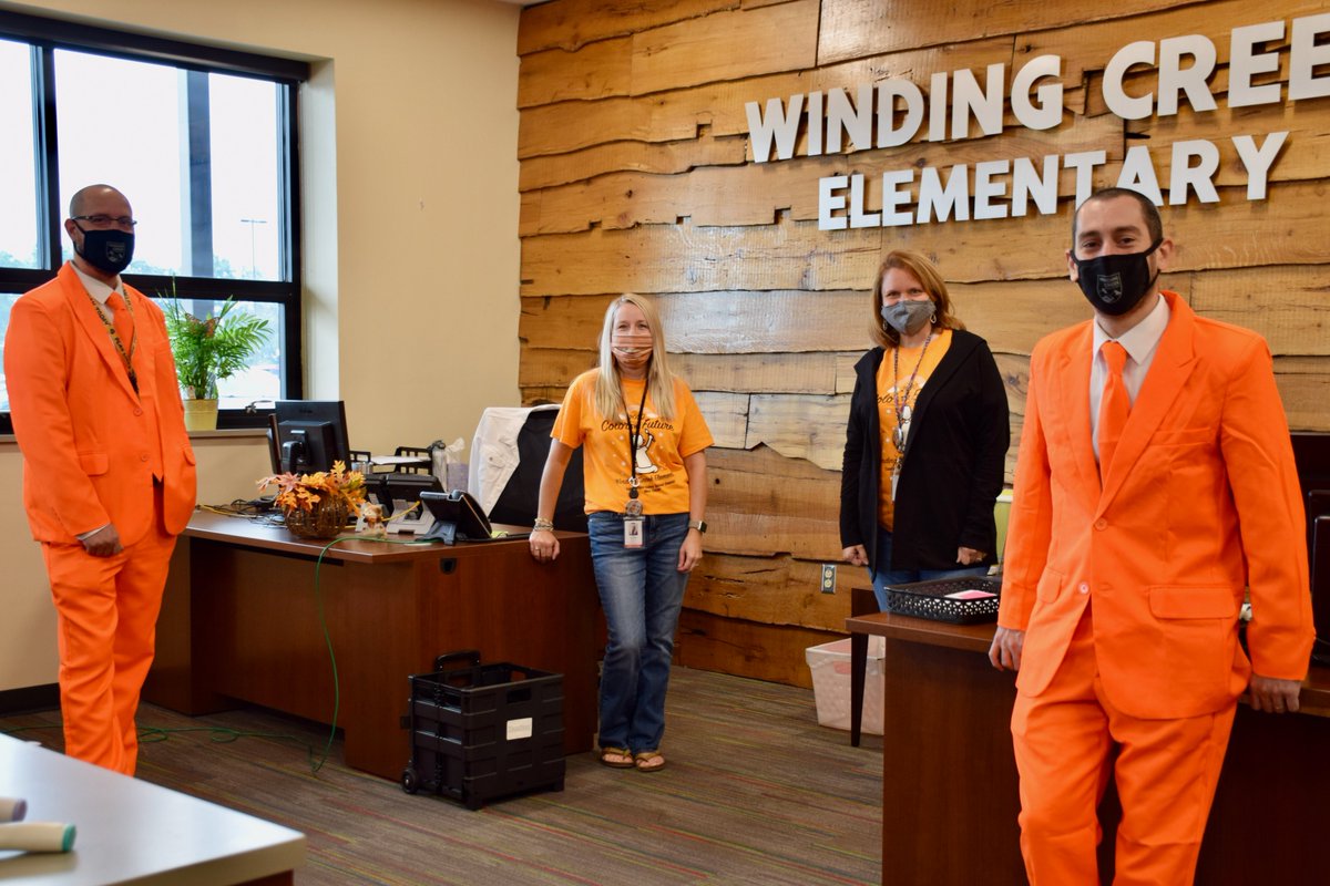 CVSDnews's tweet photo. In Sept 2019, @WC_WolfPack made headlines across the country when they donned orange in support of @UTKnoxville, who was championing an anti-bullying message and encouraging everyone to #AlwaysChooseKindness. Today, Sea of Orange is an annual event at WC. 1/2 #CVproud #CVcares https://t.co/pOEXyiuL9I