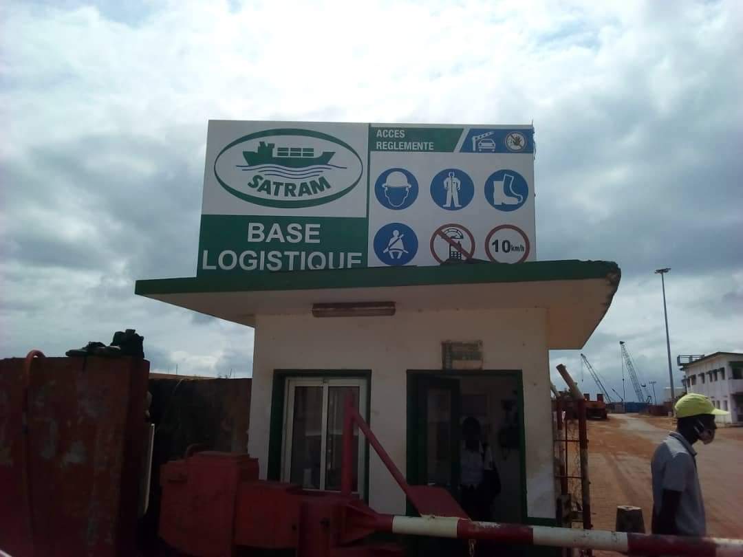 Africainlibr's tweet photo. DÉSOBÉISSANCE CIVILE #SATRAM #GABON 🇬🇦👏🏽👏🏽👏🏽👏🏽👏🏽
ce 25 septembre 2020 à Port-Gentil, la capitale économique de notre pays... Ville sinistrée. https://t.co/is06b05VBP