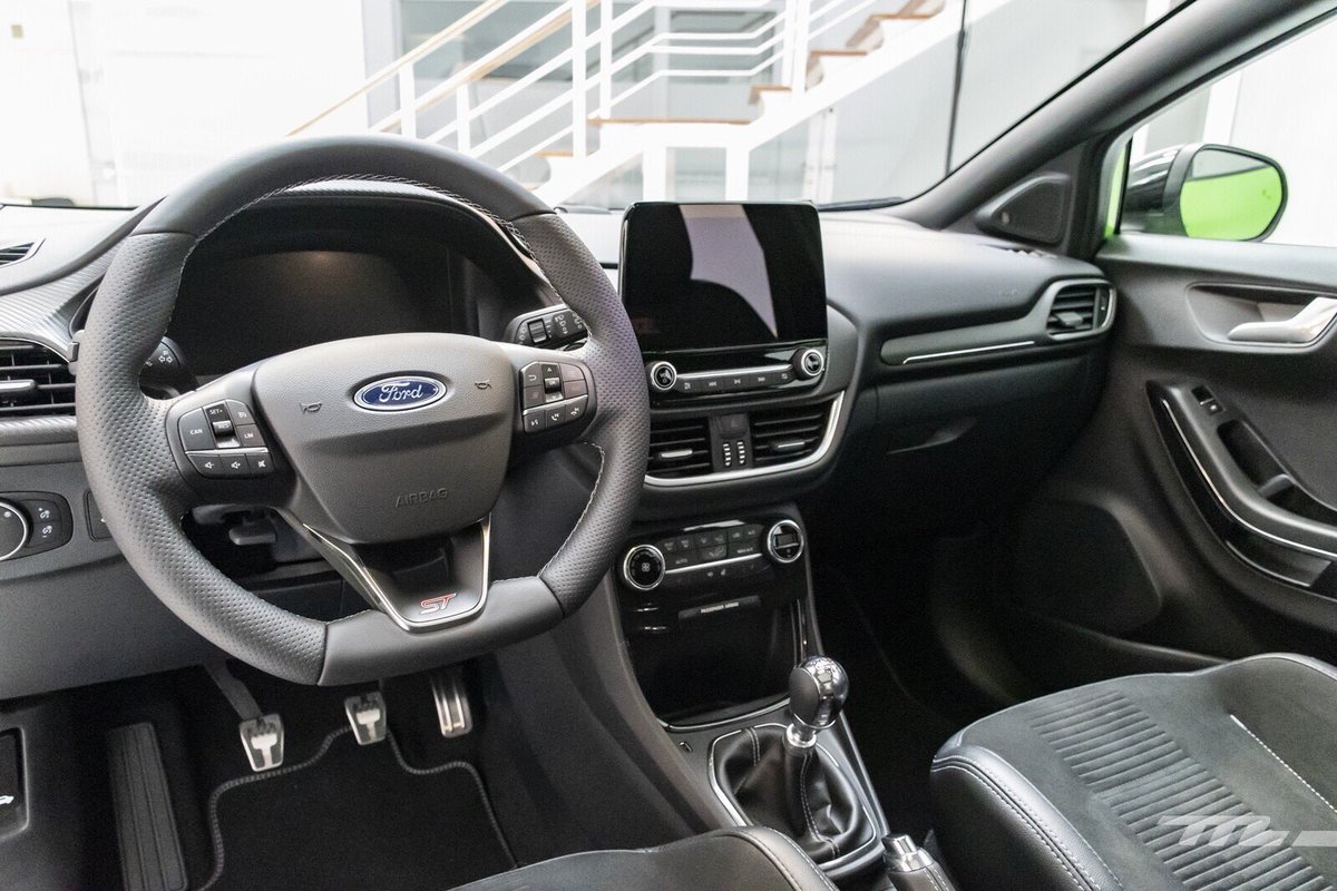 deysaford's tweet photo. La marca del óvalo estrena nuevo miembro en la familia ST 🥳

Este año había nacido una estrella 🌟 que llegaba para quedarse. 

El Ford Puma y su gran impacto ha sido notable👏🏻; ahora, para seguir con este formato de SUV, nos llega el Ford Puma ST de 200 CV 😲

⬇️⬇️⬇️⬇️⬇️⬇️⬇️ https://t.co/hEWzI5p9EK