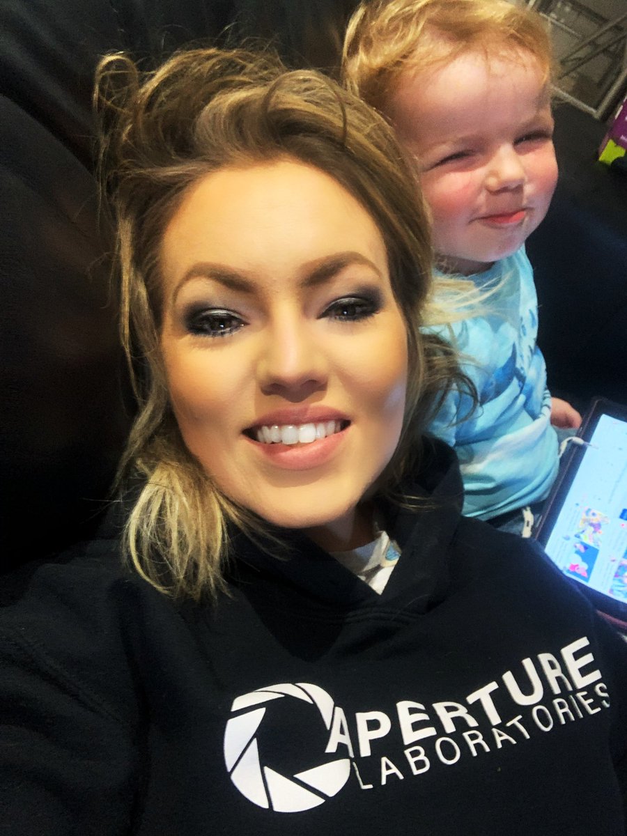 Claire_Pulpher's tweet photo. My favourite little nerd is back with his big nerd 🙏🎮🎂👾 #aperturescience #ifyouknowyouknow #cakefortea #oristhatalie https://t.co/YU97sZhAHn