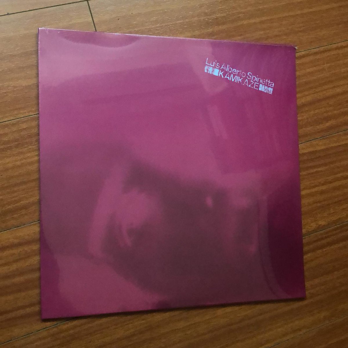 aleatoriocomar's tweet photo. 🎼¿Tenés ganas de sumar "Kamikaze" de Luis Alberto Spinetta a tu colección de vinilos? Ahora podés gracias a nuestro sorteo, gentileza de @SonyMusicArg: seguinos, dale RT a este tuit y ya estás participando. Mañana a las 18 develamos quién se lo lleva a su casa. 🎼 https://t.co/at3rl85jEp