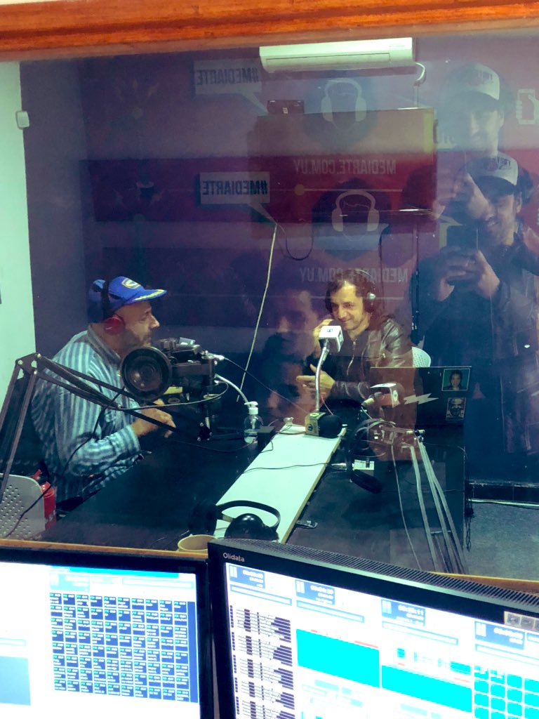 No la podes ver...pero ahí está <a href="/florenciainfant/">Florencia Infante</a> al aire en este programa CoPiloto de <a href="/arribaunrayo/">De Arriba un Rayo</a>