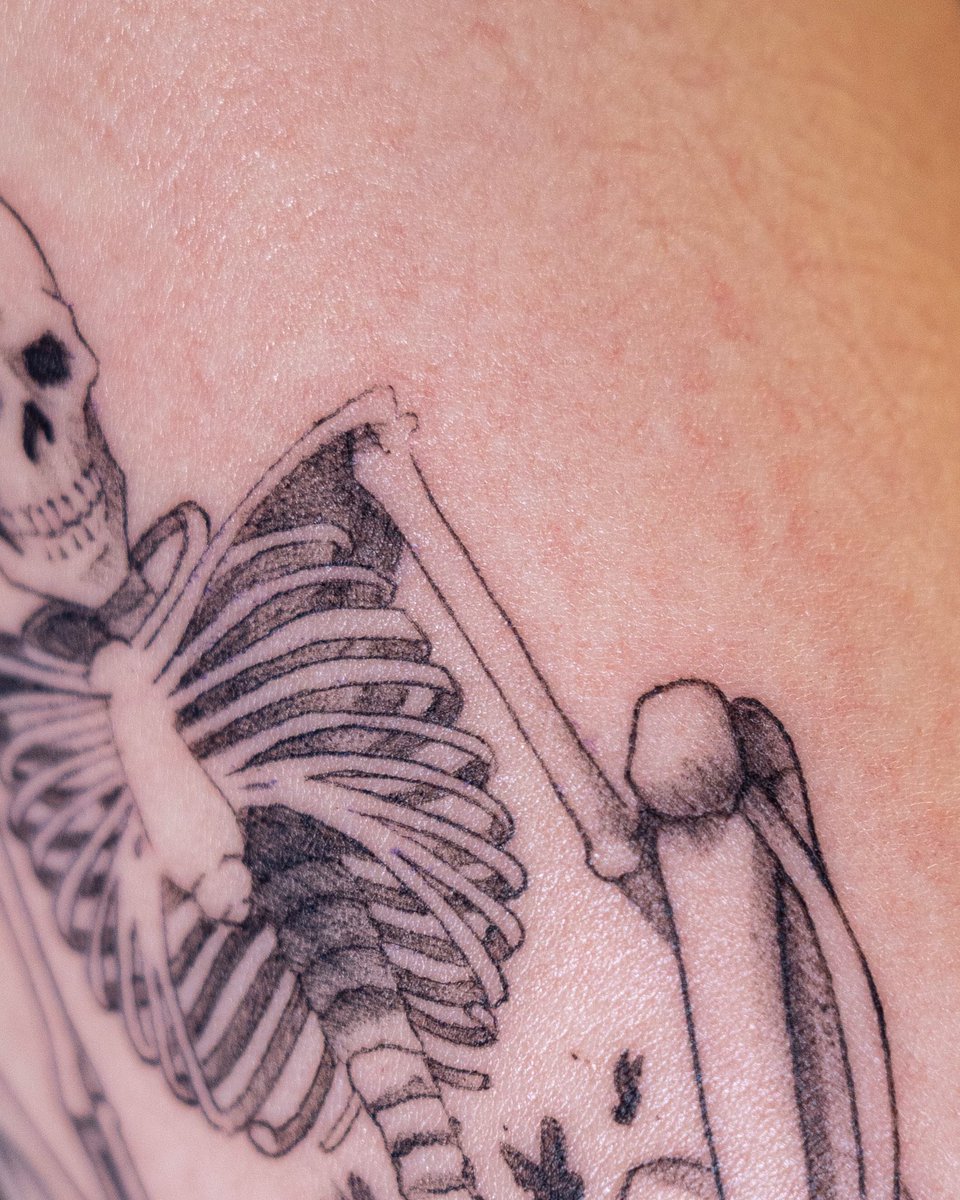 Walkin_Tattoo's tweet photo. Squelette encré par @nothedrifter chez @walkin_tattoo 💯 https://t.co/KnDkTHy9kW