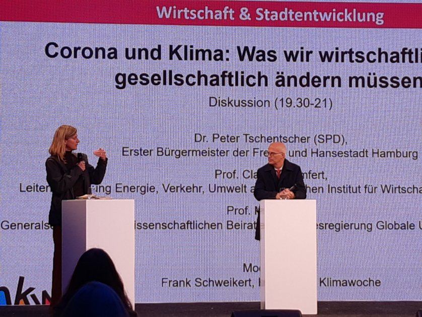 Zukunft wird heute gemacht. Recht auf Schutz der natürlichen Lebensgrundlagen, Biodiversität, soziale Innovation, nachhaltige Beschaffung, Masterplan #BNE, da kann #Hamburg jetzt mehr machen. Maja Göpel bei @klimawoche #tech4future