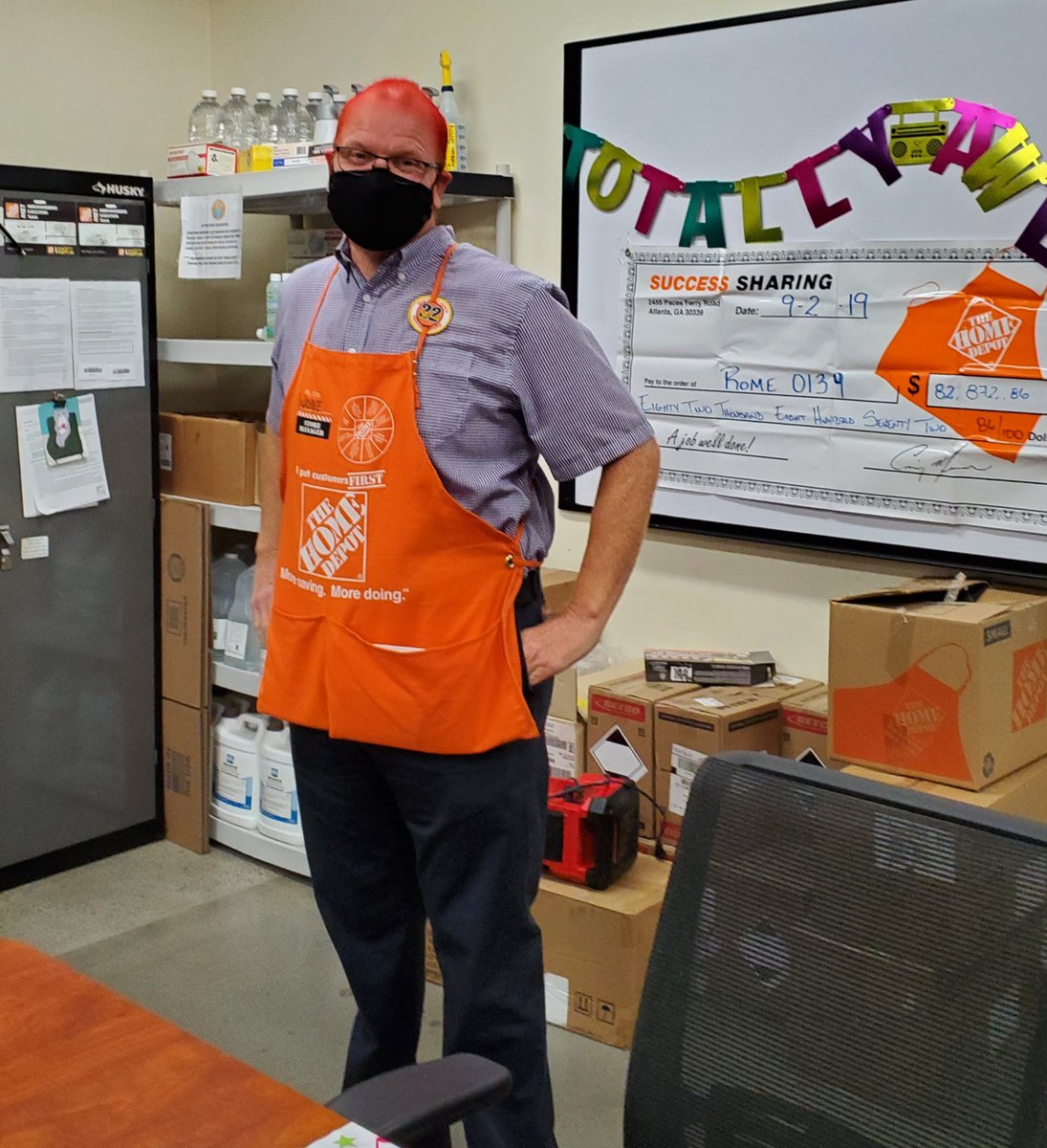 When your SM looses a bet, red looks good on him! <a href="/jwaynehollis/">Wayne</a> <a href="/Brad_Peebles/">BP</a> <a href="/thdtunya/">Tunya Williams</a>