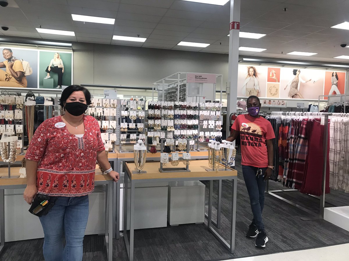 Melanie Rinke (@melanierinke) on Twitter photo Style consultant Laurice making the sparkles shine! <a href="/MartinisiRose/">Rose Martinisi</a> #278 <a href="/Summer_K_W/">Summer Hickok</a> <a href="/settoselltarget/">Heather Fountain</a> <a href="/garmtgt/">George Armstrong</a> Style consultant Laurice making the sparkles shine! <a href="/MartinisiRose/">Rose Martinisi</a> #278 <a href="/Summer_K_W/">Summer Hickok</a> <a href="/settoselltarget/">Heather Fountain</a> <a href="/garmtgt/">George Armstrong</a>