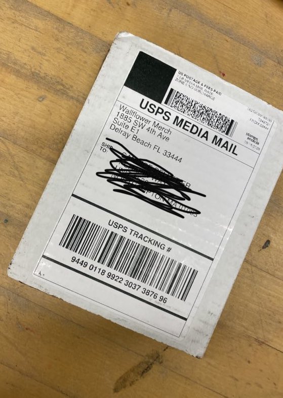 GoddessofAutumn's tweet photo. Can’t get to my mailbox yet but after about a year of waiting for it, my signed Ashley/@halsey “Manic” CD is finally in! #Manic #StillLearningToLoveMyself https://t.co/8PptM2m0n4