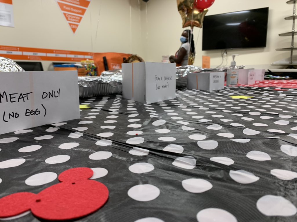 Day 2 Success sharing: Disney Depot!with breakfast sandwiches from the Sippin Cow! Guessing games for prizes too! @TammyColemanTHD <a href="/AmandaKincadeSE/">Amanda Kincade</a> <a href="/SarahFarrellTHD/">Sarah Farrell</a>