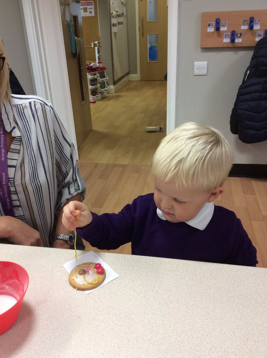 This week we have had fun making face biscuits, looking at and drawing pictures of our families #gpsearlyyears#smile