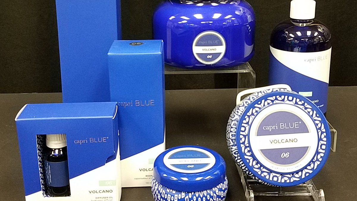 VictorLundeenCo's tweet photo. Heat things up with the Volcano scent from Capri Blue! Volcano is the perfect blend of citrus and sugar notes - this fragrance is unforgettable.
#volcano #capriblue #fergusfallsmn https://t.co/NVZXf8g8hk